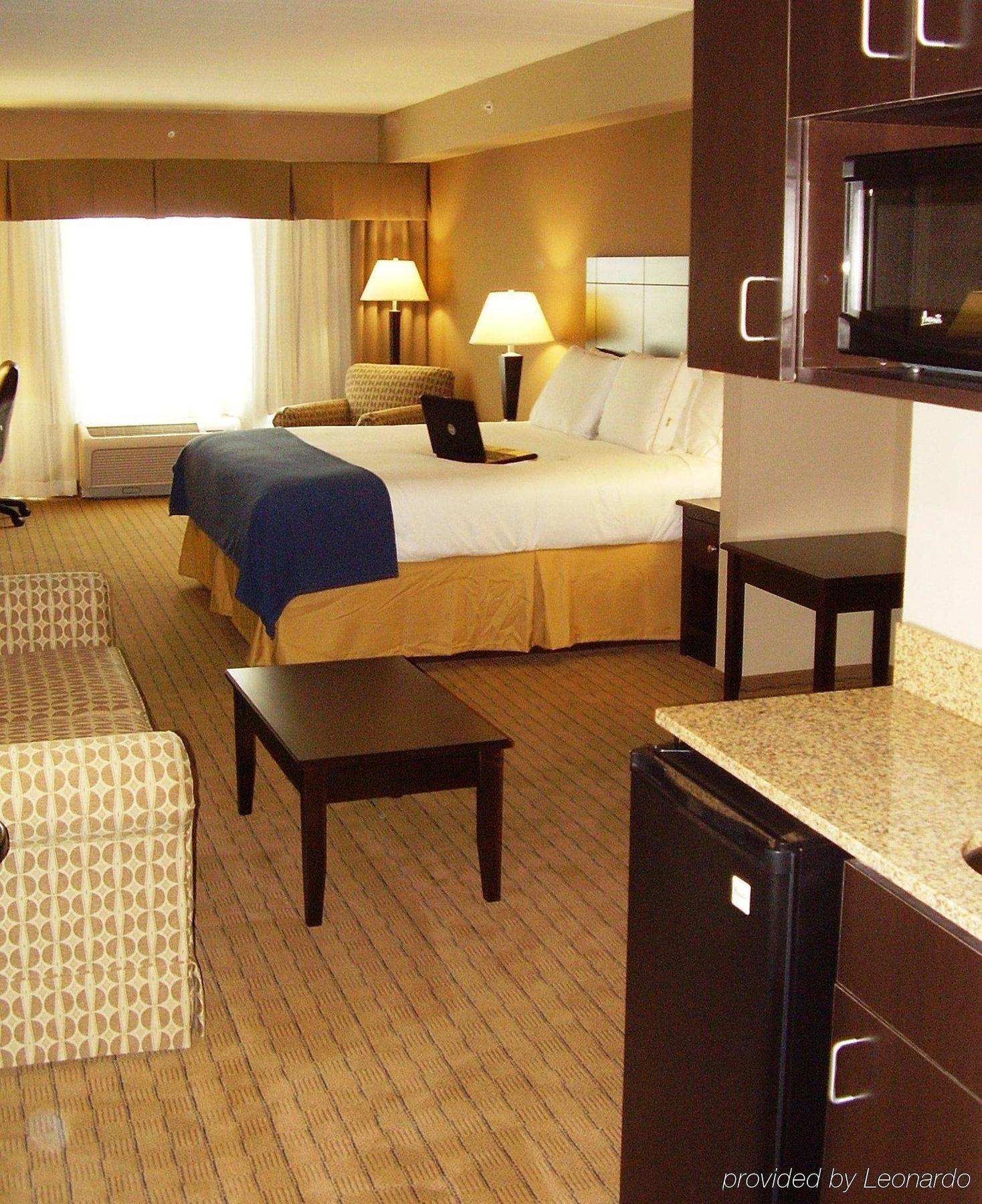 Holiday Inn Express Hotel & Suites Fort Myers East - The Forum, An Ihg Hotel Pokoj fotografie