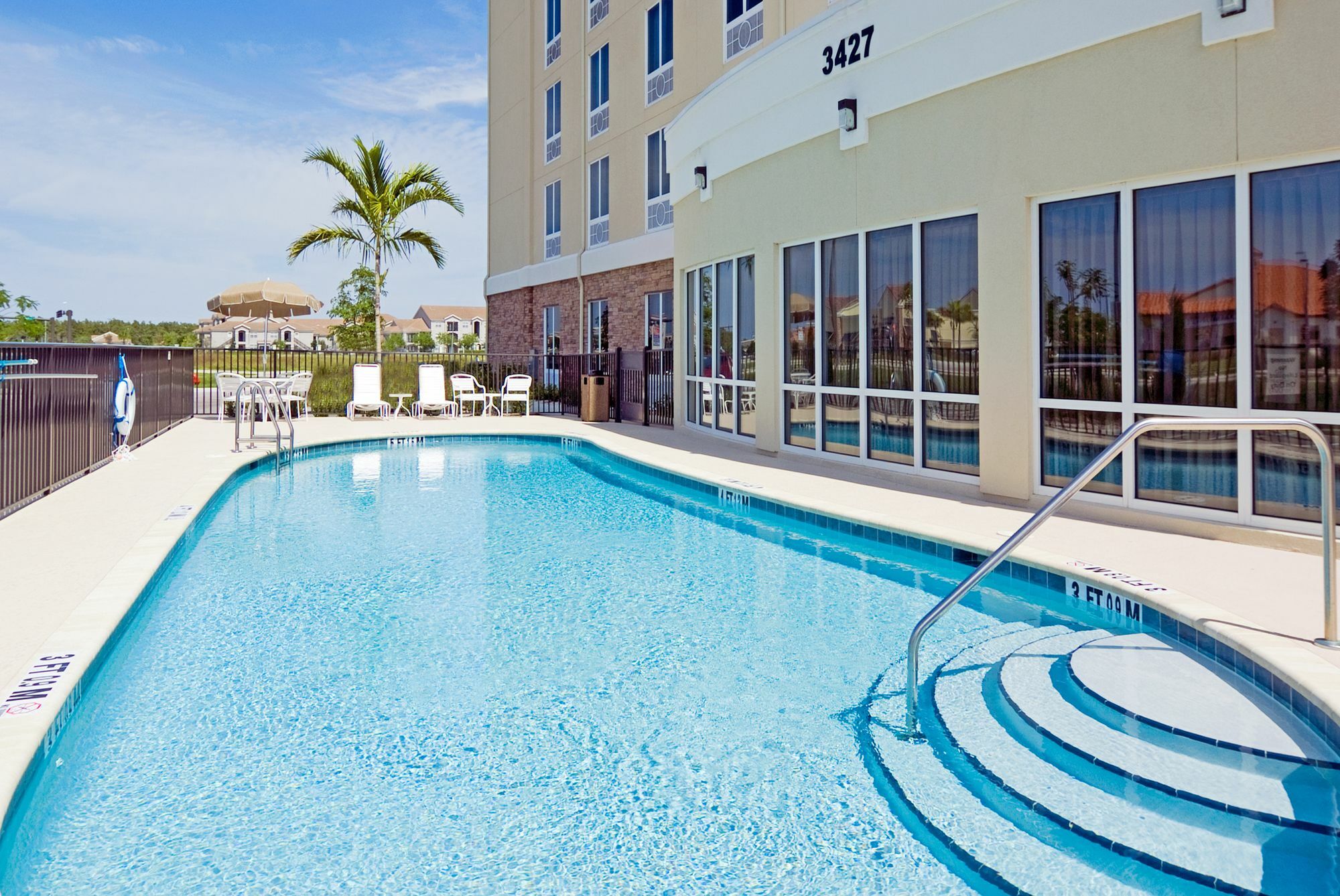 Holiday Inn Express Hotel & Suites Fort Myers East - The Forum, An Ihg Hotel Exteriér fotografie